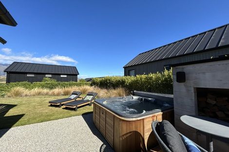 Photo of property in 32 Falconer Rise, Jacks Point, Queenstown, 9371