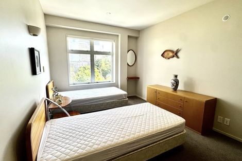 Photo of property in 24c Grafton Road, Roseneath, Wellington, 6011