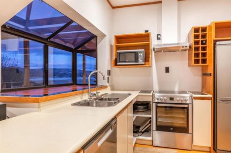 Photo of property in 77 Paremata Road, Paremata, Porirua, 5024