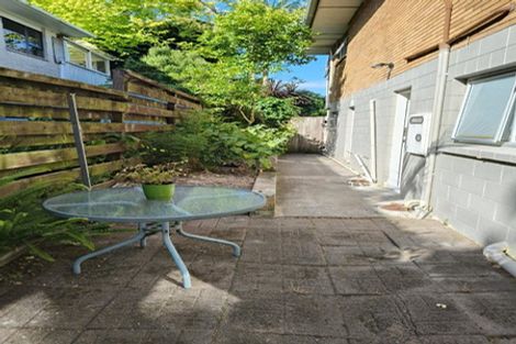 Photo of property in 4 Geoffrey Road, Torbay, Auckland, 0630