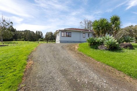 Photo of property in 369 Mangakura Road, Helensville, 0875