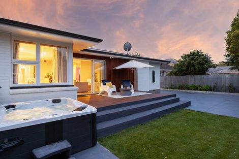 Photo of property in 70 Grahams Road, Burnside, Christchurch, 8041