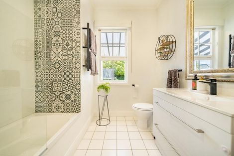 Photo of property in 14 Granville Street, Silverstream, Upper Hutt, 5019