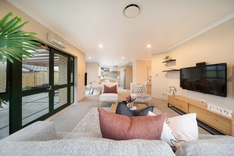 Photo of property in 22 Aldershot Place, Nawton, Hamilton, 3200