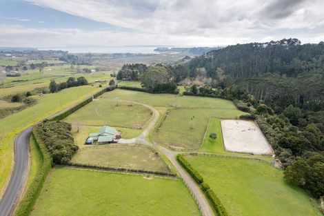 Photo of property in 34 Waikopua Road, Whitford, 2571