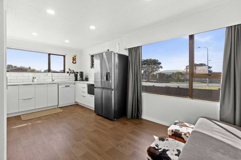 Photo of property in 34 Shortland Street, Tamatea, Napier, 4112