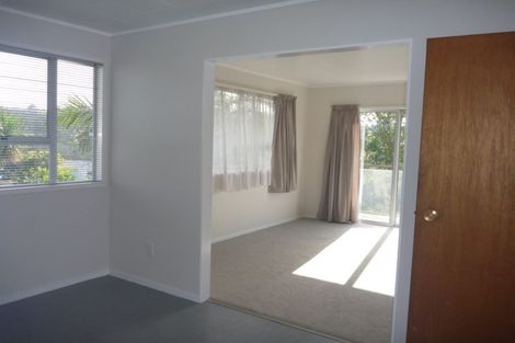 Photo of property in 1/11 Spinella Drive, Bayview, Auckland, 0629