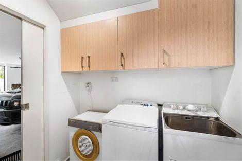 Photo of property in 33 Acorn Close, Waltham, Christchurch, 8023