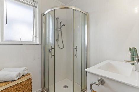 Photo of property in 6 Archmillen Avenue, Pakuranga Heights, Auckland, 2010