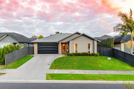Photo of property in 14 Will Street, Huapai, Kumeu, 0810