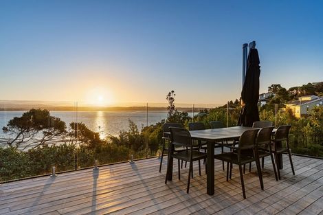 Photo of property in 5 Poaka Place, Beach Haven, Auckland, 0626