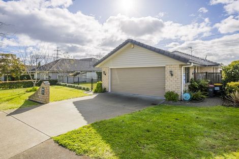 Photo of property in 16 Silkwood Crescent, Karaka, Papakura, 2113
