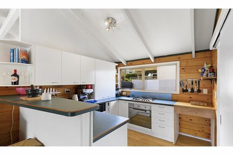 Photo of property in 8 Chestnut Grove, Maungaraki, Lower Hutt, 5010