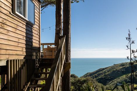 Photo of property in 380 Whaanga Road, Raglan, 3297