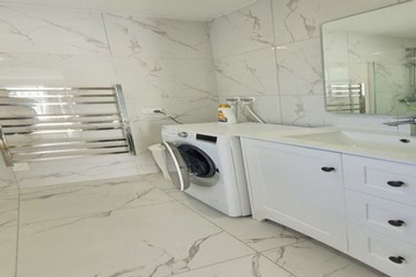 Photo of property in 90 Bond Crescent, Forrest Hill, Auckland, 0620