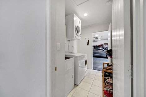 Photo of property in 10d Shelter Grove, Frankleigh Park, New Plymouth, 4310