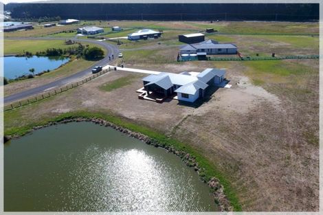 Photo of property in 17 Carex Grove, Foxton Beach, Foxton, 4815