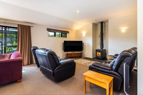 Photo of property in 46 Kenrigg Road, Kinloch, Taupo, 3377