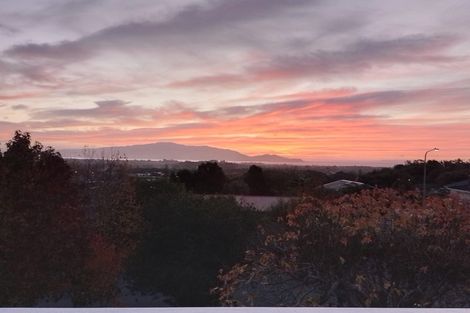 Photo of property in 47 Kakariki Grove, Waikanae, 5036