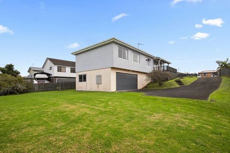 Photo of property in 53 Edgewater Parade, Waiuku, 2123