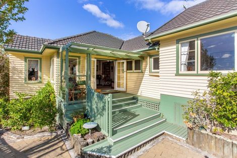 Photo of property in 323 Main Road, Tawa, Wellington, 5028
