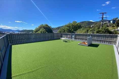 Photo of property in 16a Cornwall Street, Picton, 7220