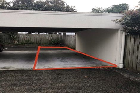 Photo of property in 8g Arotau Place, Grafton, Auckland, 1023