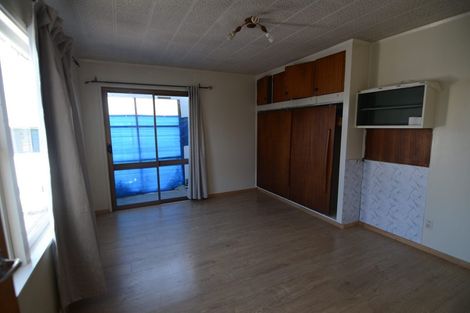 Photo of property in 486 Blockhouse Bay Road, Blockhouse Bay, Auckland, 0600