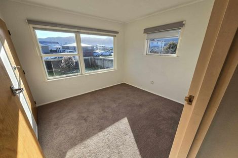 Photo of property in 6 Matthews Road, Wainuiomata, Lower Hutt, 5014