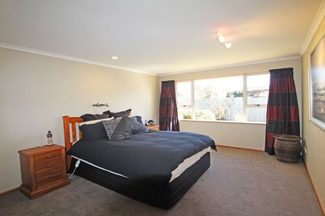 Photo of property in 54 Awamoa Road, Holmes Hill, Oamaru, 9401