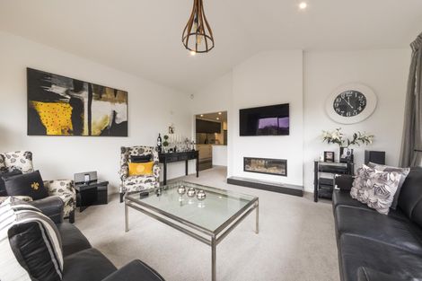 Photo of property in 137 Atawhai Road, Fitzherbert, Palmerston North, 4410