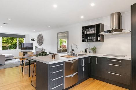 Photo of property in 19 Swan Crescent, Pakuranga, Auckland, 2010