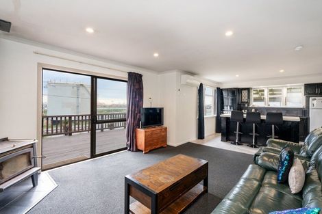 Photo of property in 44 Ocean Beach Road, Bluff, 9814