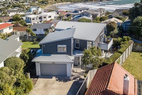 Photo of property in 22a Main Road, Titahi Bay, Porirua, 5022