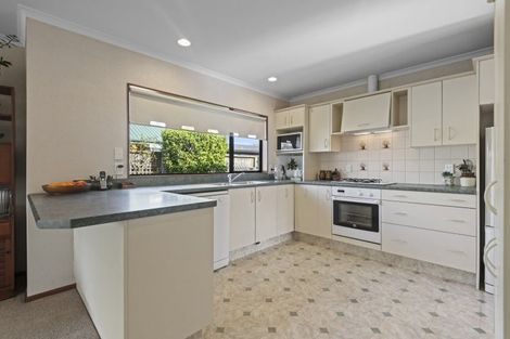 Photo of property in 35 Presidential Drive, Milson, Palmerston North, 4414