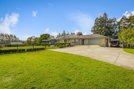 Photo of property in 278 Boord Crescent, Kumeu, 0891