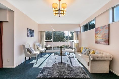 Photo of property in 52 Lawrence Crescent, Hillpark, Auckland, 2102