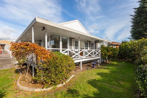 Photo of property in 1b Begonia Way, Greerton, Tauranga, 3112