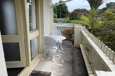 Photo of property in 4 Wyvern Place, Glenfield, Auckland, 0629