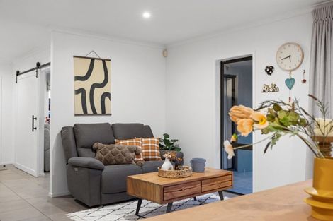 Photo of property in 8 Putaka Place, Papamoa Beach, Papamoa, 3118