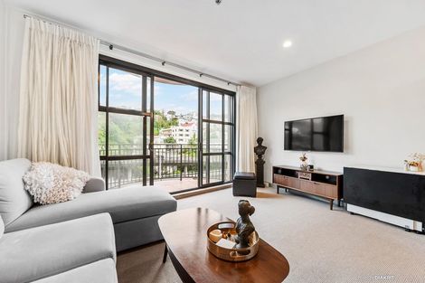 Photo of property in Atrium Towers, 4p/154 The Terrace, Wellington Central, Wellington, 6011