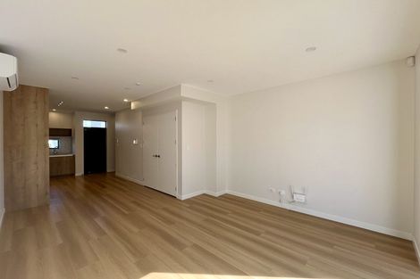 Photo of property in 25 Kuaha Road, Massey, Auckland, 0614
