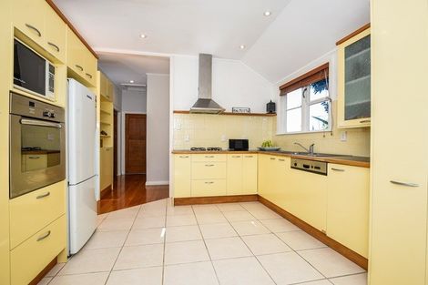 Photo of property in 81 Namata Road, One Tree Hill, Auckland, 1061