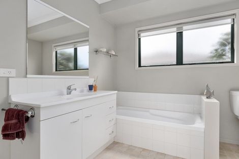 Photo of property in 42 Highfields Drive, Katikati, 3129