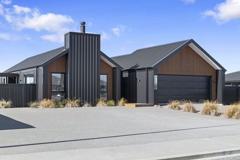 Photo of property in 15 Aoraki Crescent, Twizel, 7901