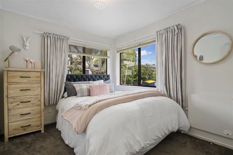 Photo of property in 1/16 Petrel Place, Massey, Auckland, 0614