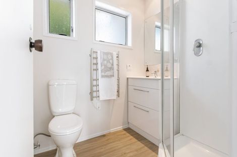 Photo of property in 2/67 Brigantine Drive, Beach Haven, Auckland, 0626