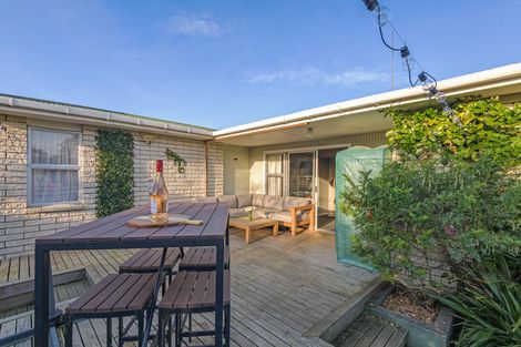 Photo of property in 15 Acacia Street, Kelvin Grove, Palmerston North, 4414
