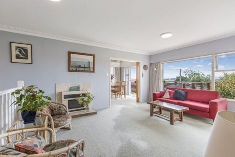 Photo of property in 82 Sylvan Avenue, Northcote, Auckland, 0627