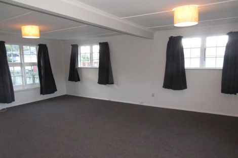 Photo of property in 5 Dover Road, Wainuiomata, Lower Hutt, 5014